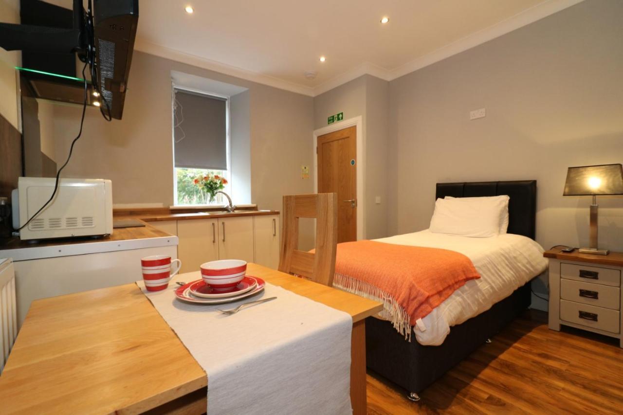 Signature - Linden Cottage Room 2 Эйрдри Экстерьер фото