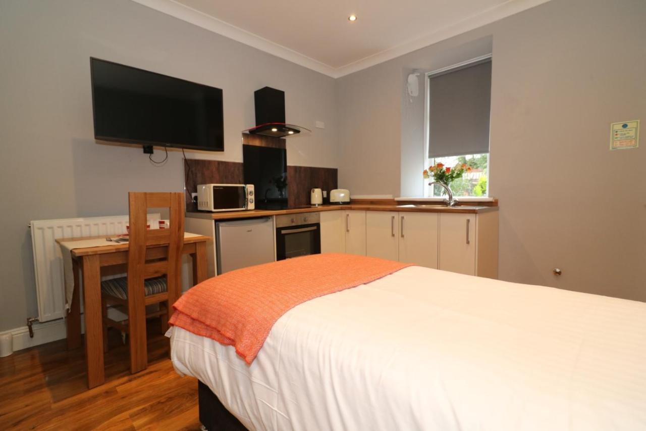 Signature - Linden Cottage Room 2 Эйрдри Экстерьер фото